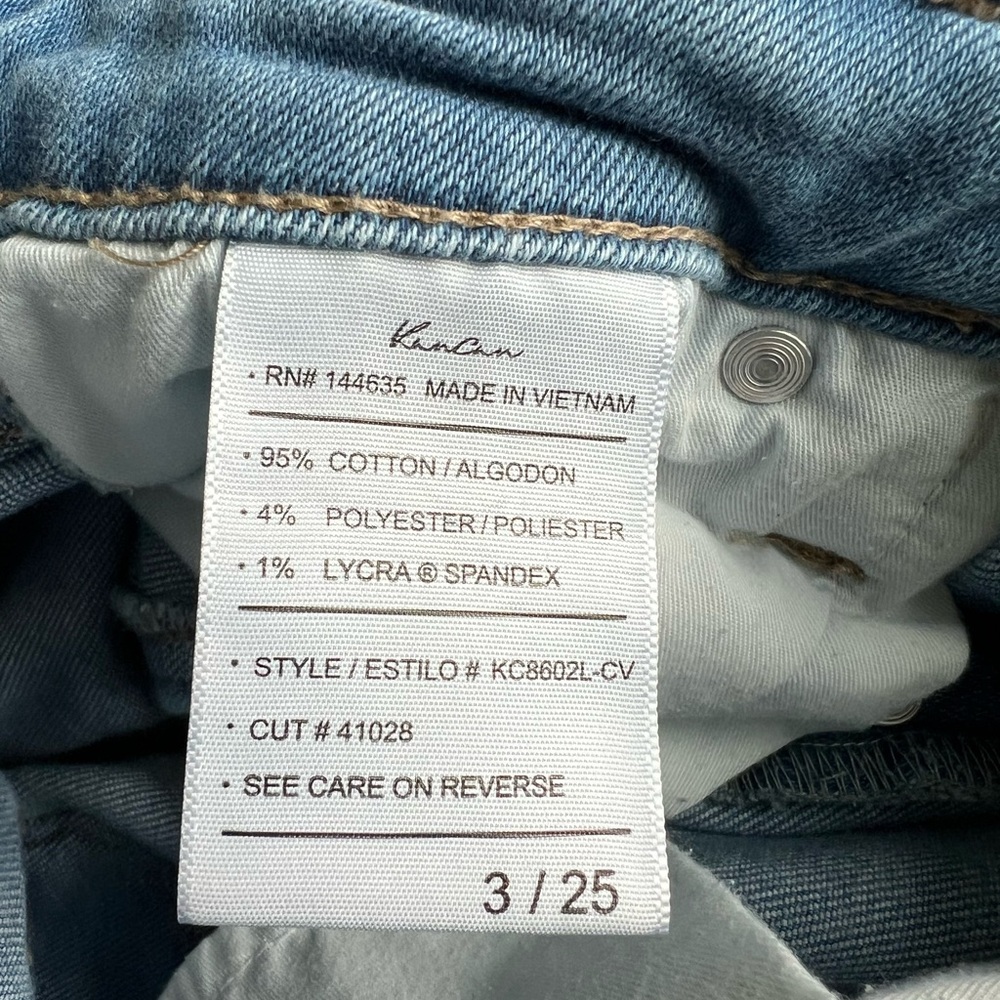 KanCan Gabriella High Rise Curvy Button Fly Flare Jeans Size 25 Light Wash - Picture 9 of 16